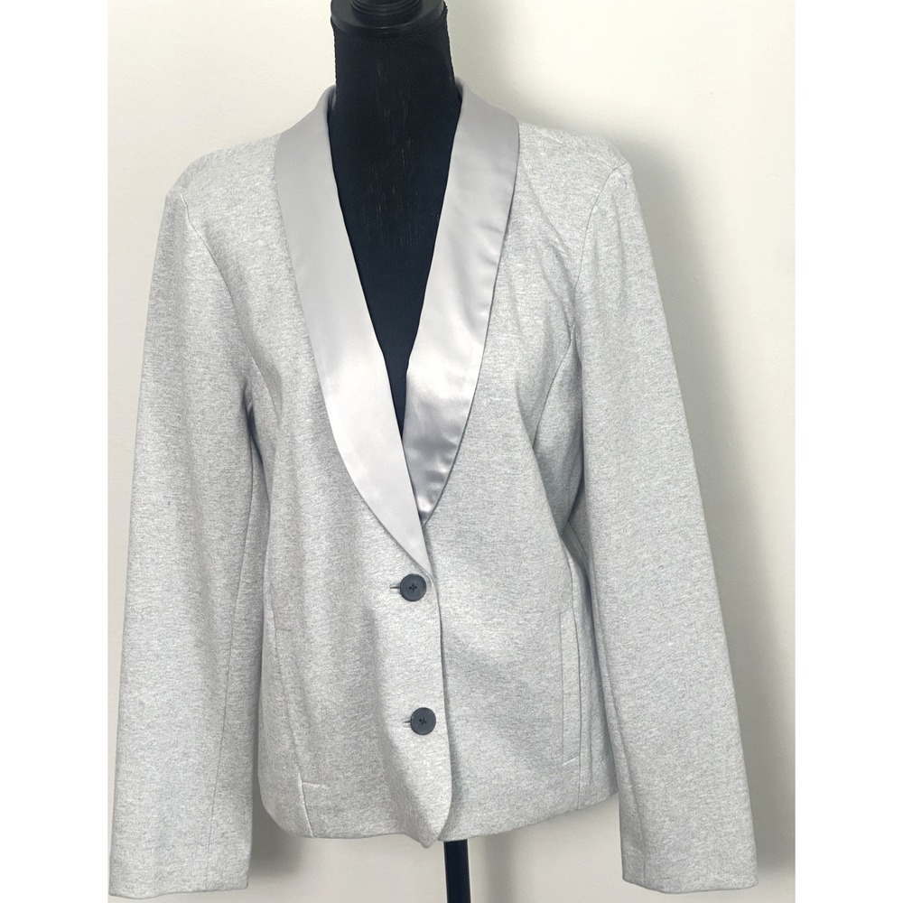 GAP Gray Tuxedo Style Blazer with a Satin Style Collar Trim Size (L) NWT